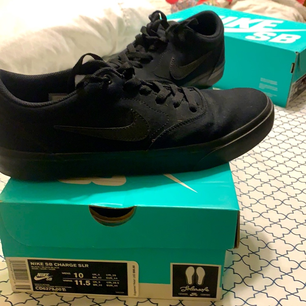 NIKE SB CHARGE SLR ALL BLACK SHOES